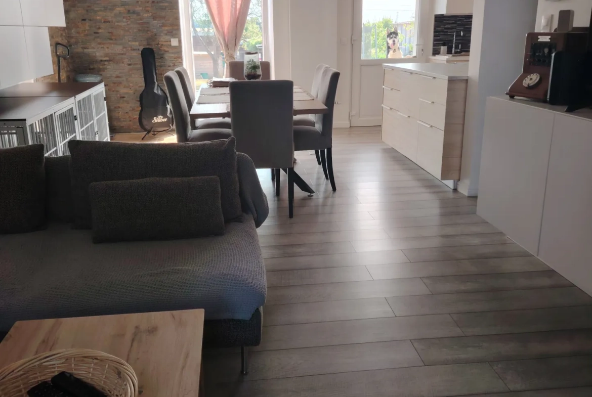 Charmante maison rénovée à Briey avec garage, terrasse et jardin proche du plan d'eau 