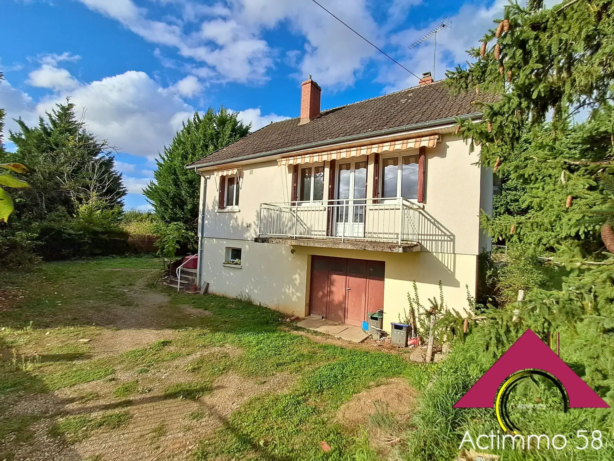 À vendre pavillon avec sous-sol, jardin clôturé et garage à Ourouer les Bourdelins 
