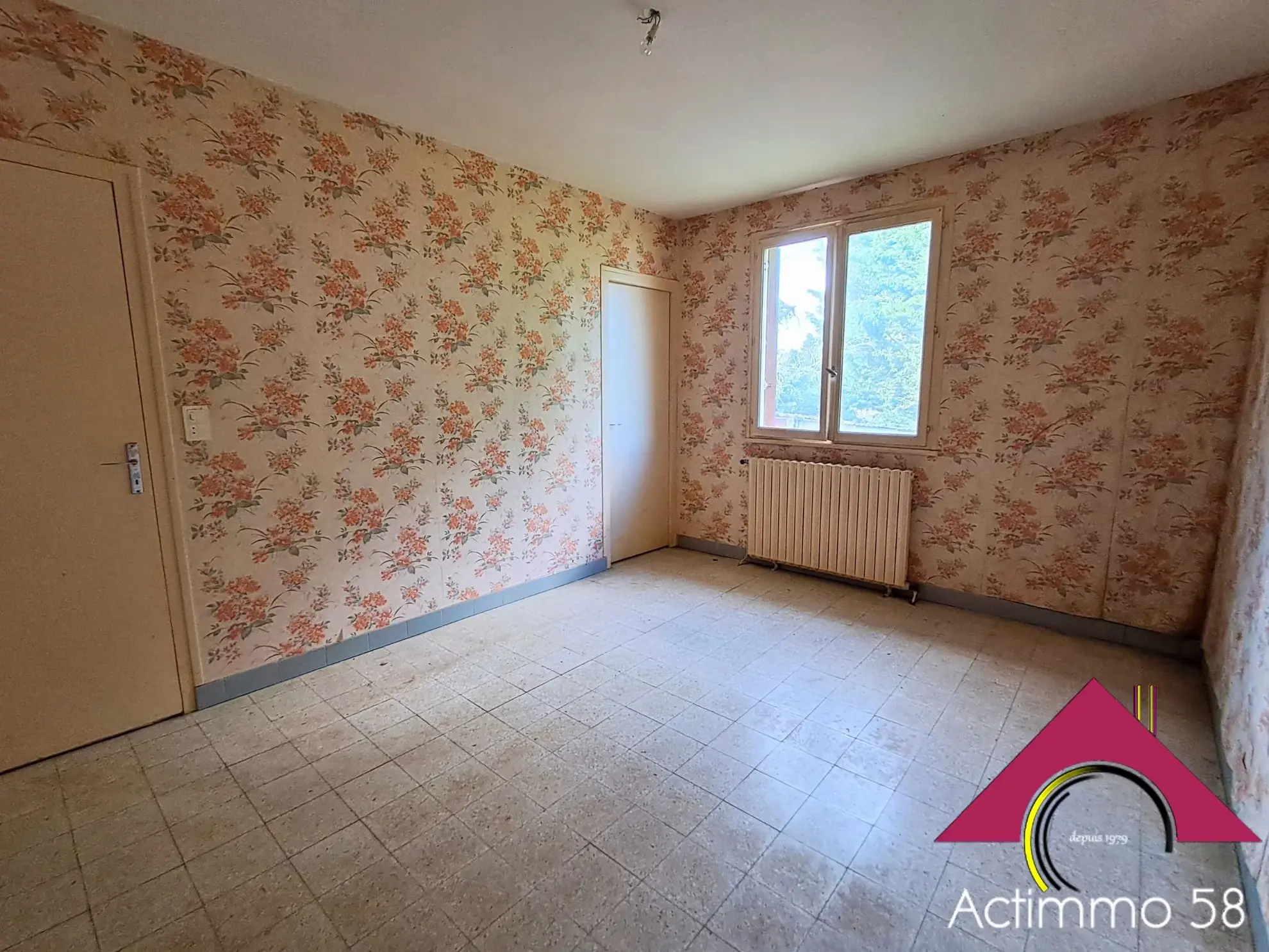 À vendre pavillon avec sous-sol, jardin clôturé et garage à Ourouer les Bourdelins 