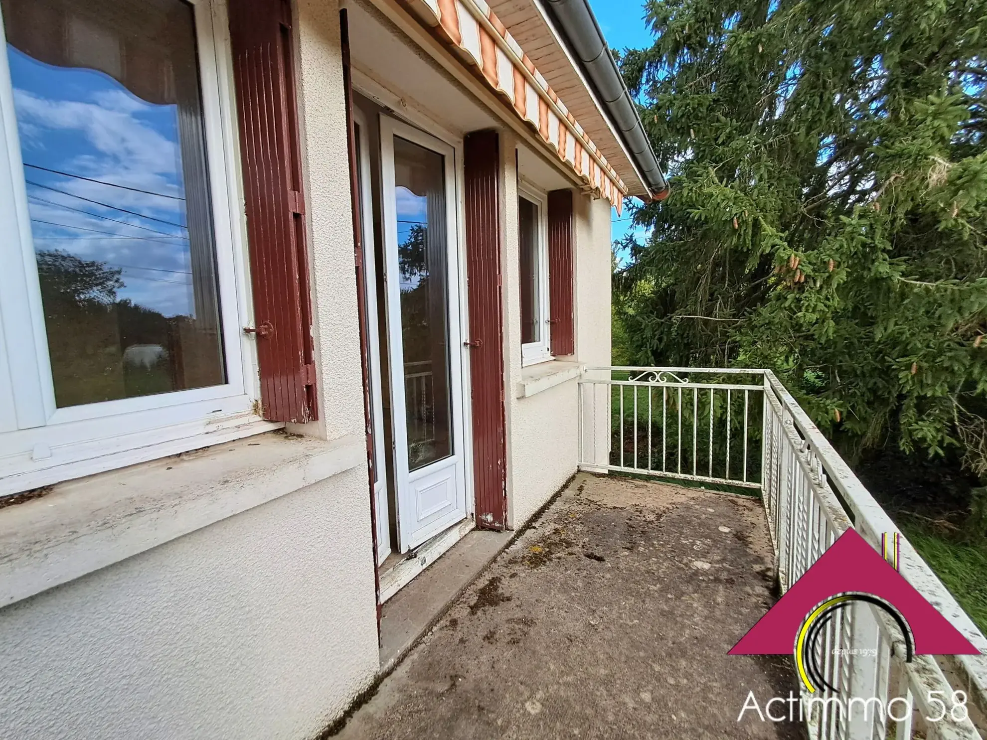 À vendre pavillon avec sous-sol, jardin clôturé et garage à Ourouer les Bourdelins 