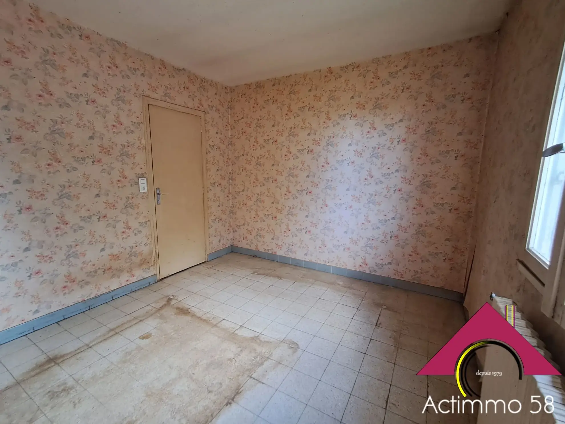 À vendre pavillon avec sous-sol, jardin clôturé et garage à Ourouer les Bourdelins 