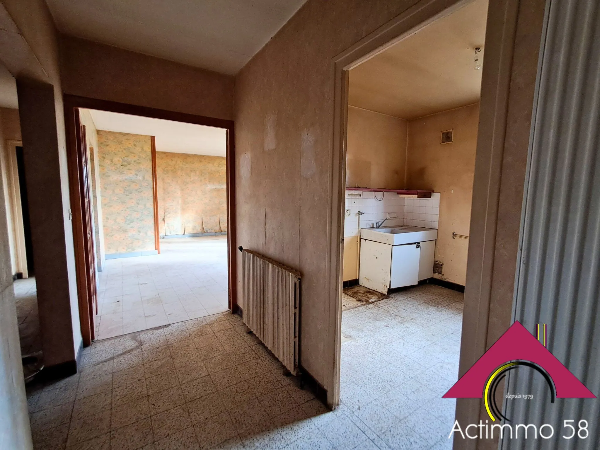 À vendre pavillon avec sous-sol, jardin clôturé et garage à Ourouer les Bourdelins 