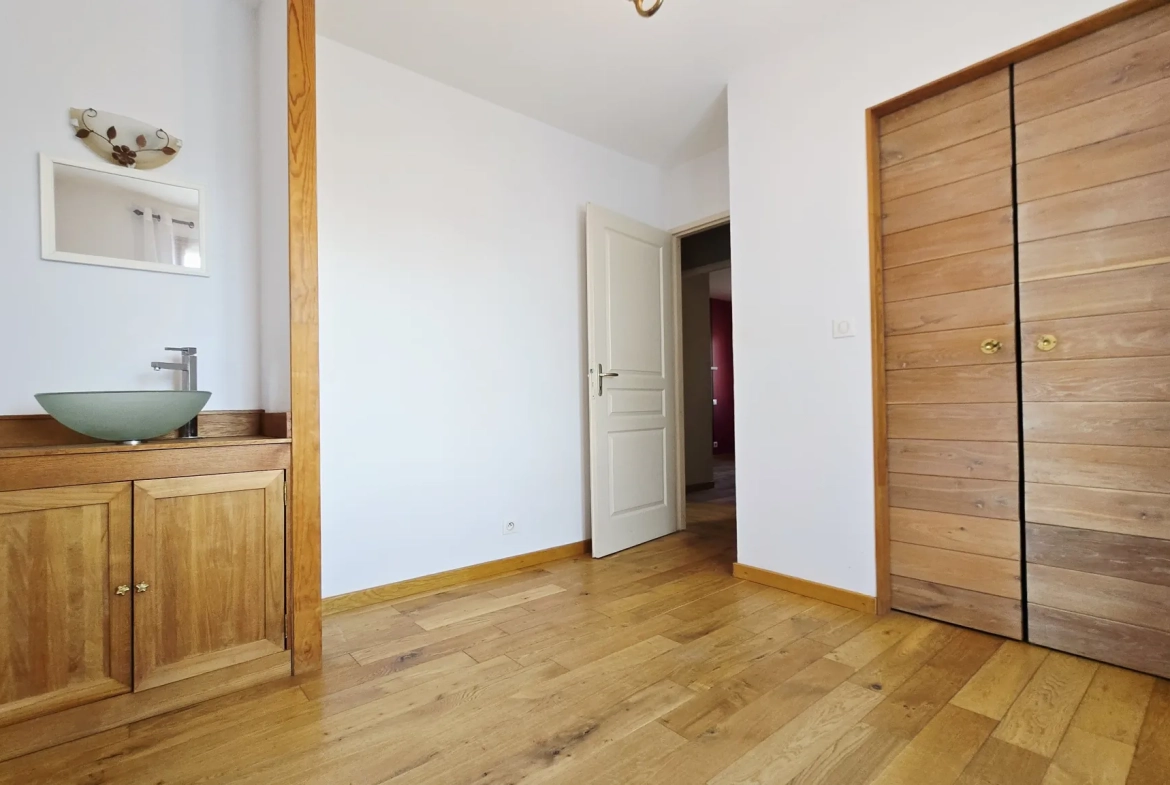 Jolie maison de plain-pied de 105 m² à Vayres, proche Bordeaux 
