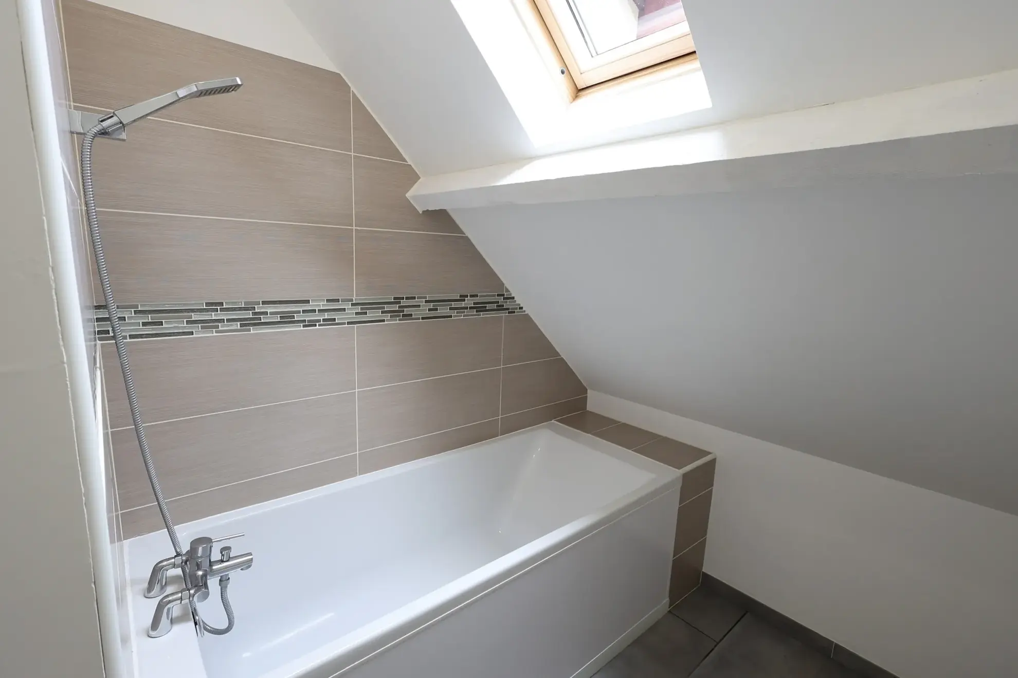 Appartement avec jardin à Saintry-sur-Seine - 83m² dans maison divisée 