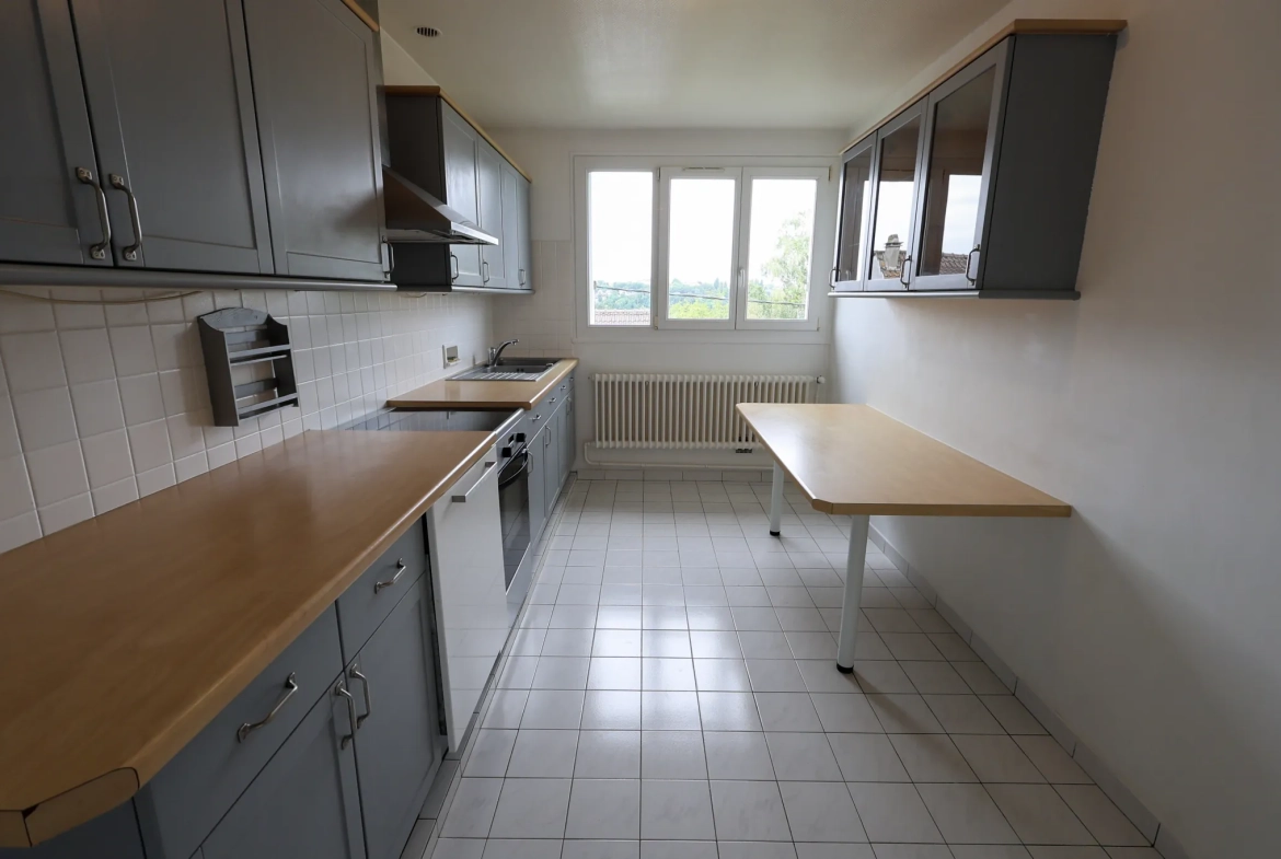 Appartement avec jardin à Saintry-sur-Seine - 83m² dans maison divisée 