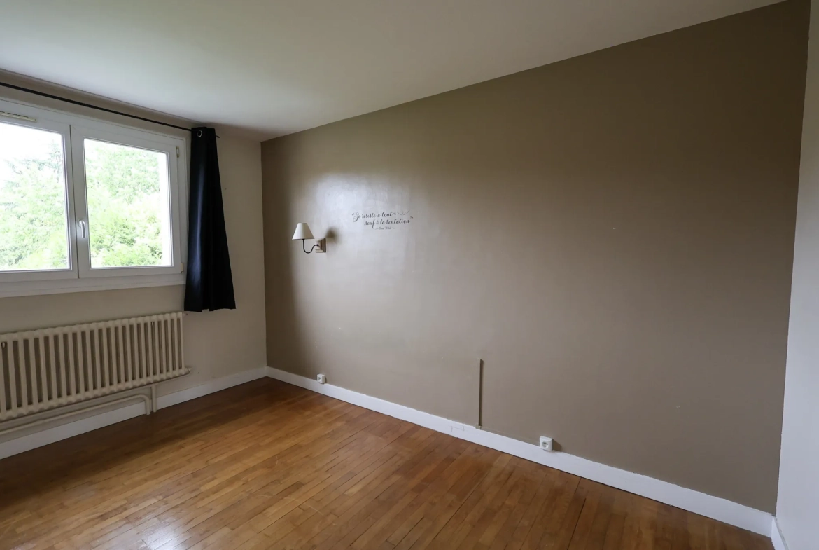 Appartement avec jardin à Saintry-sur-Seine - 83m² dans maison divisée 