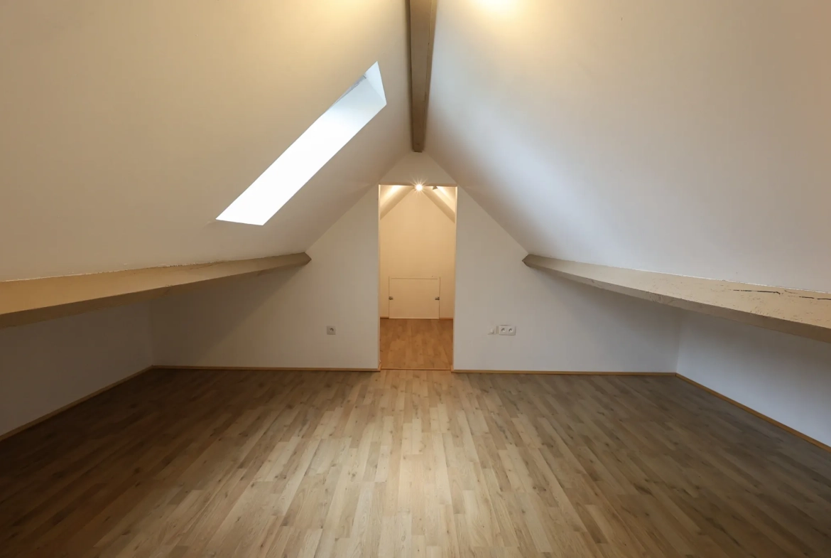 Appartement avec jardin à Saintry-sur-Seine - 83m² dans maison divisée 