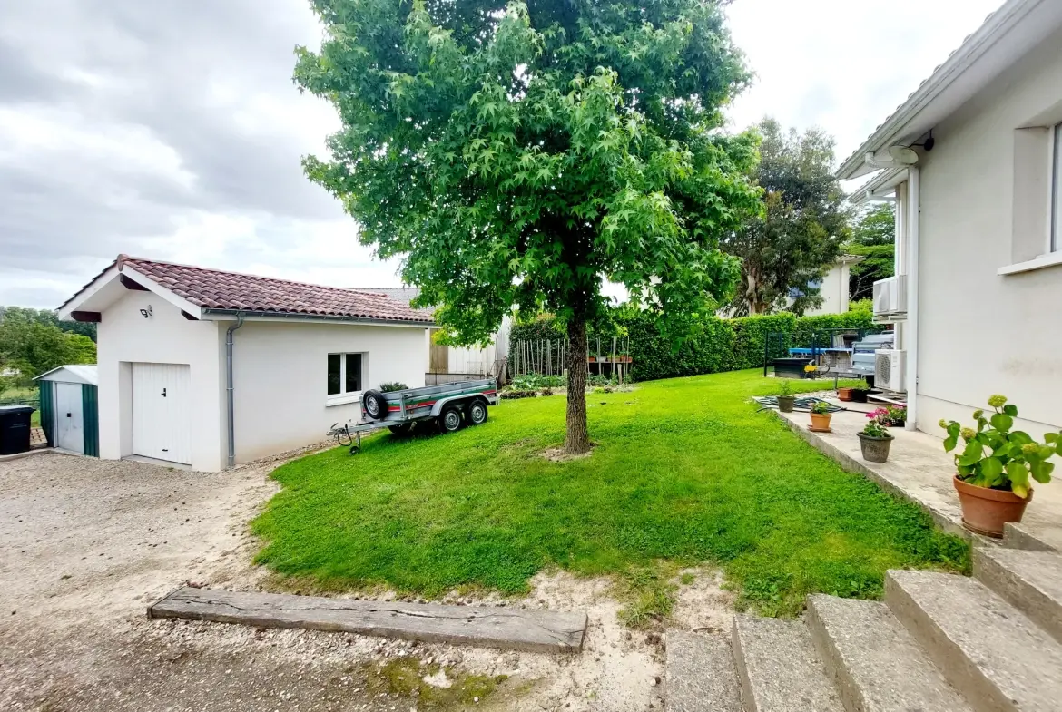 Maison de plain-pied avec piscine et garage proche La Réole - 110 m² 