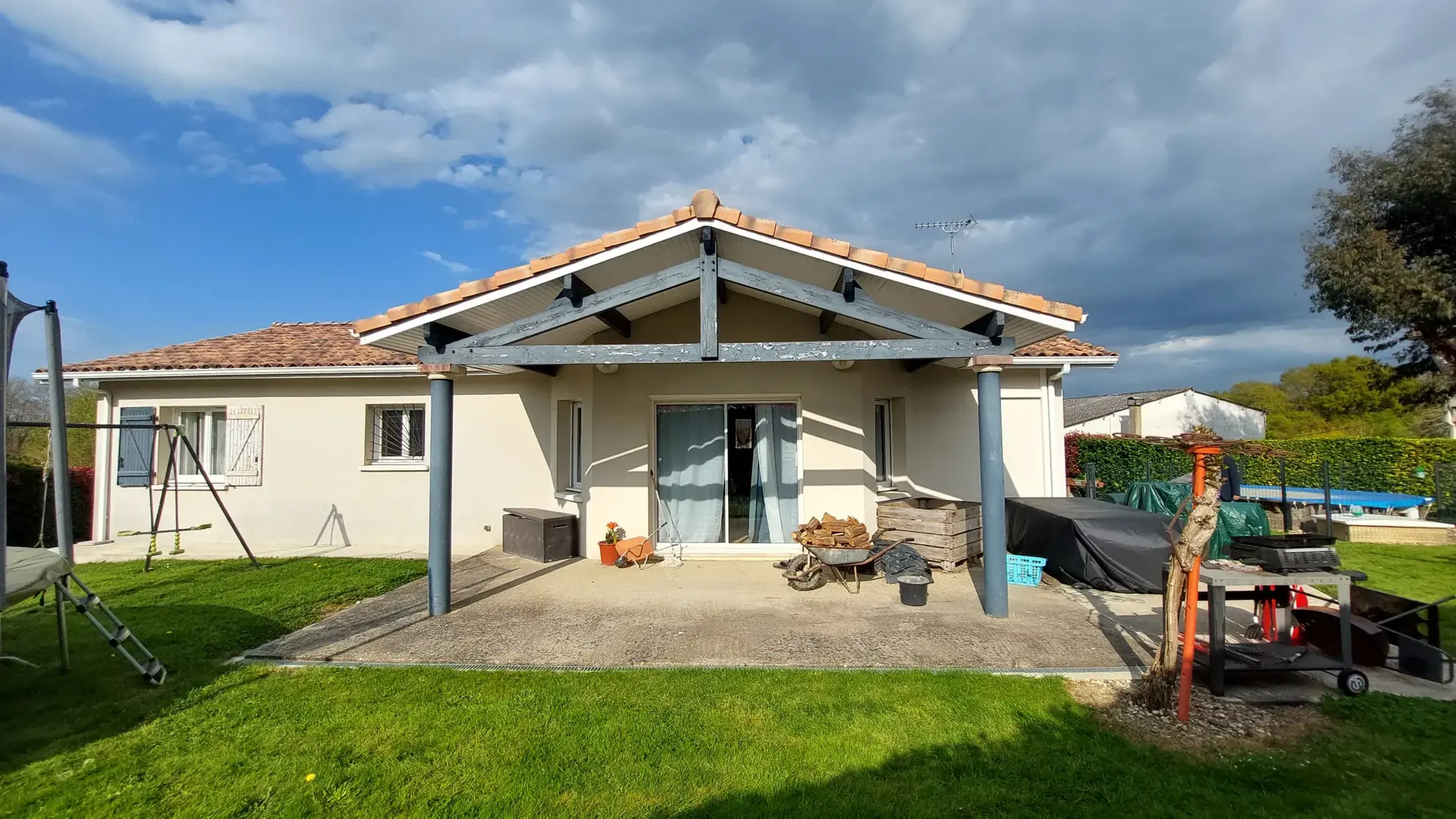 Maison de plain-pied avec piscine et garage proche La Réole - 110 m² 