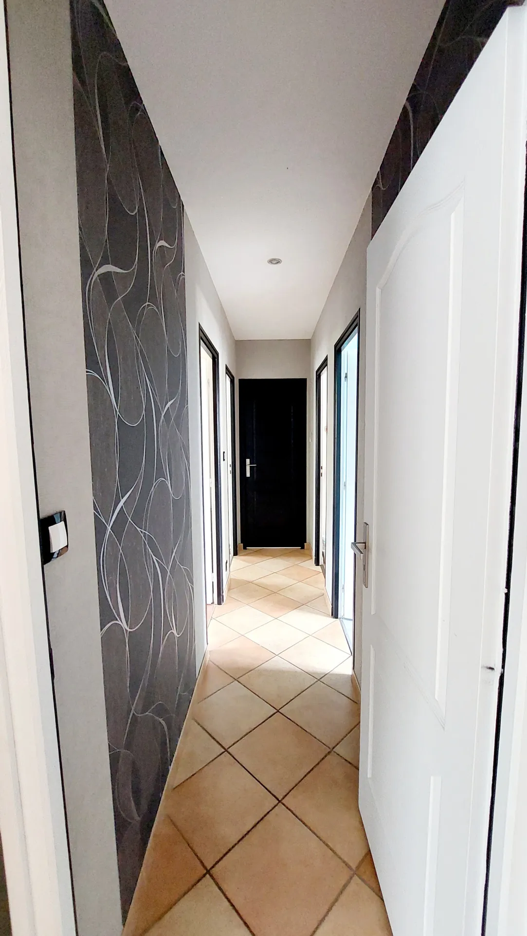 Maison de plain-pied avec piscine et garage proche La Réole - 110 m² 