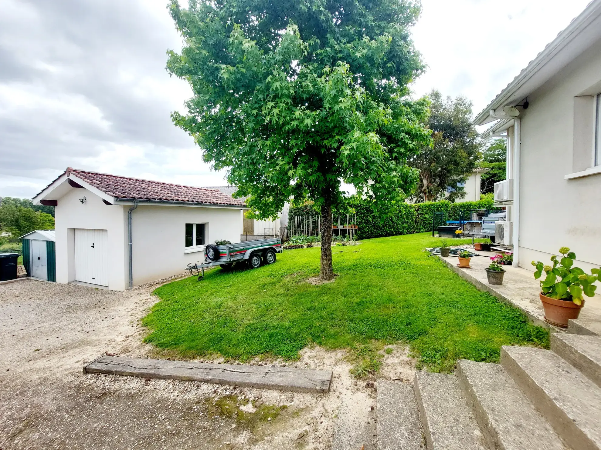 Maison de plain-pied avec piscine et garage proche La Réole - 110 m² 