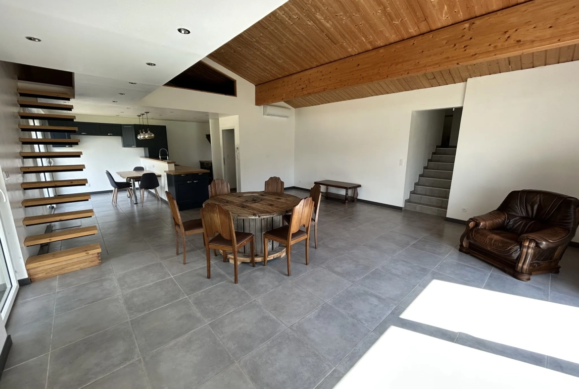 Villa de 125 m² avec vue panoramique sur les Puys à Ris 