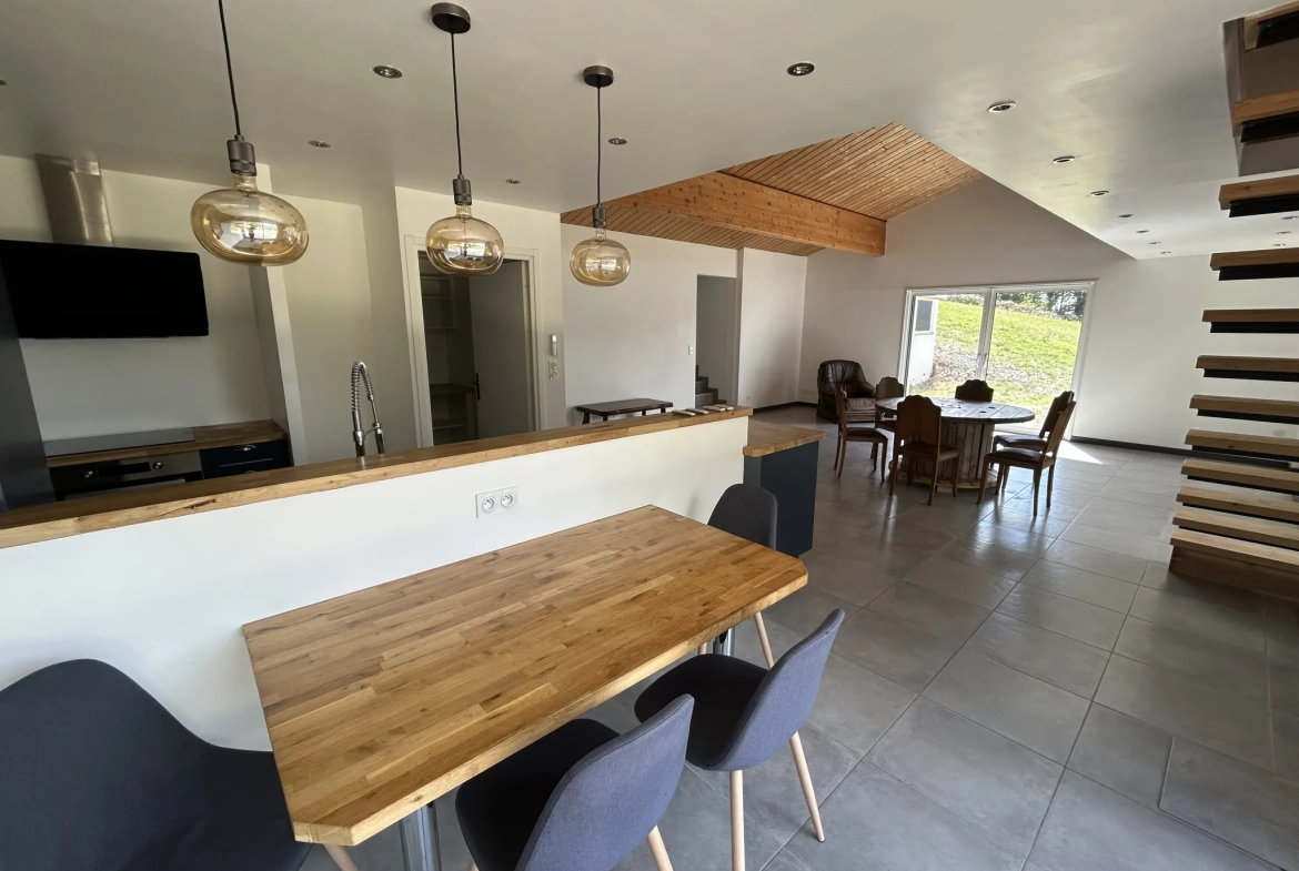 Villa de 125 m² avec vue panoramique sur les Puys à Ris 