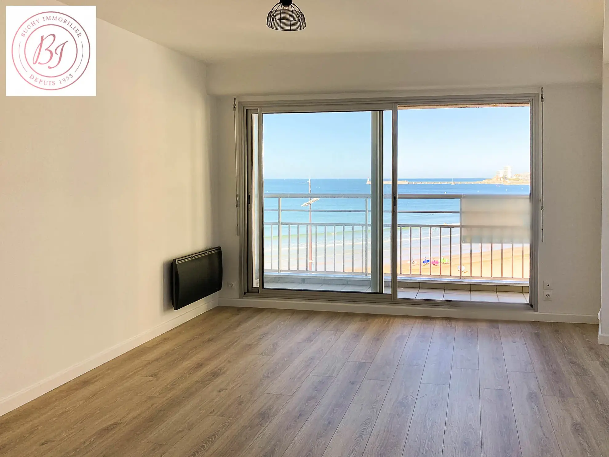 Studio face à la mer aux Sables d'Olonne avec parking 