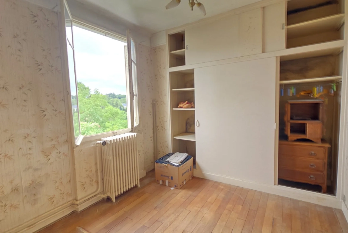 Maison indépendante à Auxerre avec sous-sol total sur terrain de 900 m² 