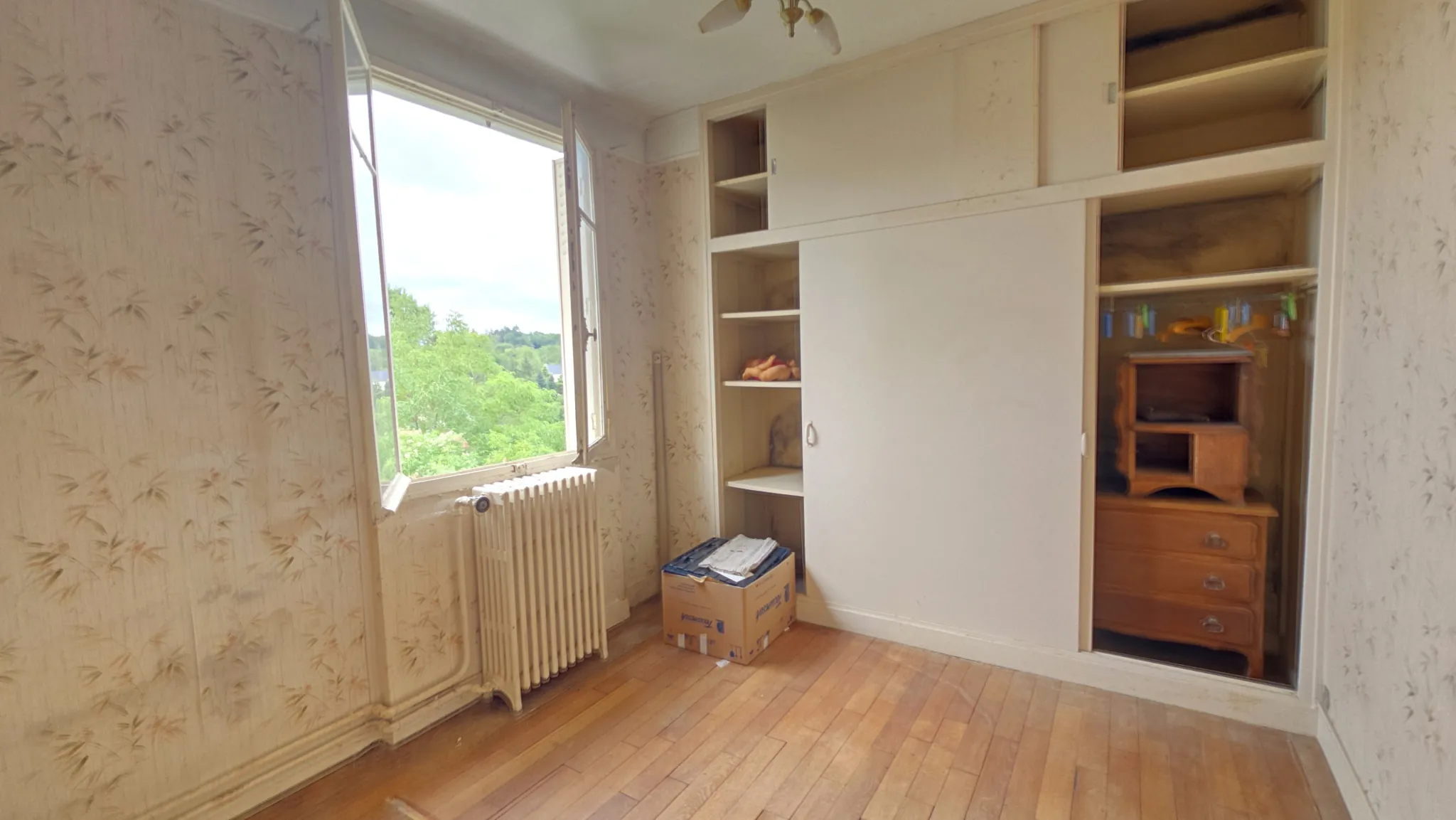 Maison indépendante à Auxerre avec sous-sol total sur terrain de 900 m² 