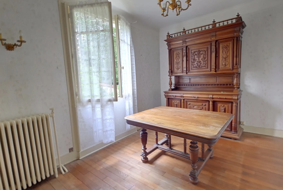 Maison indépendante à Auxerre avec sous-sol total sur terrain de 900 m² 