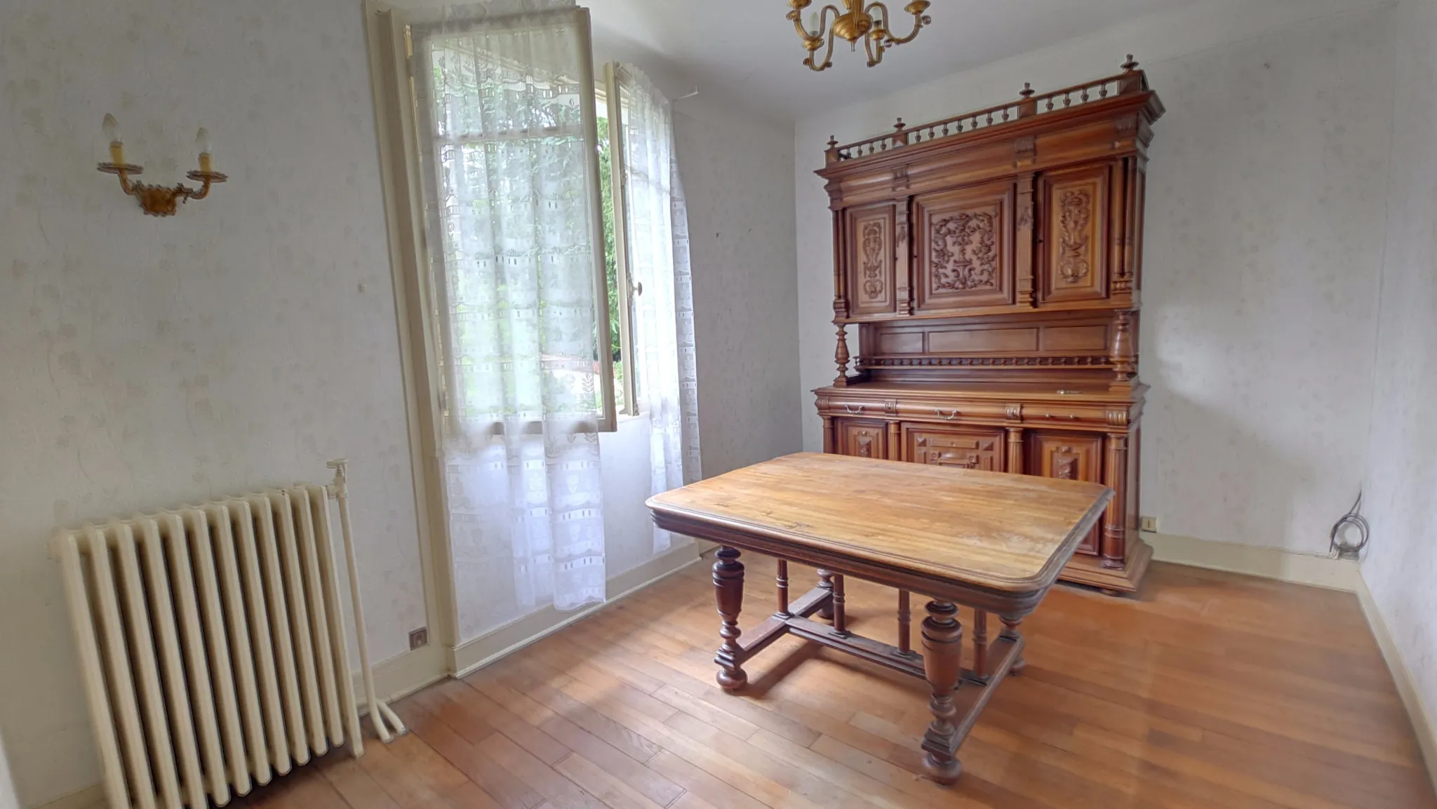 Maison indépendante à Auxerre avec sous-sol total sur terrain de 900 m² 