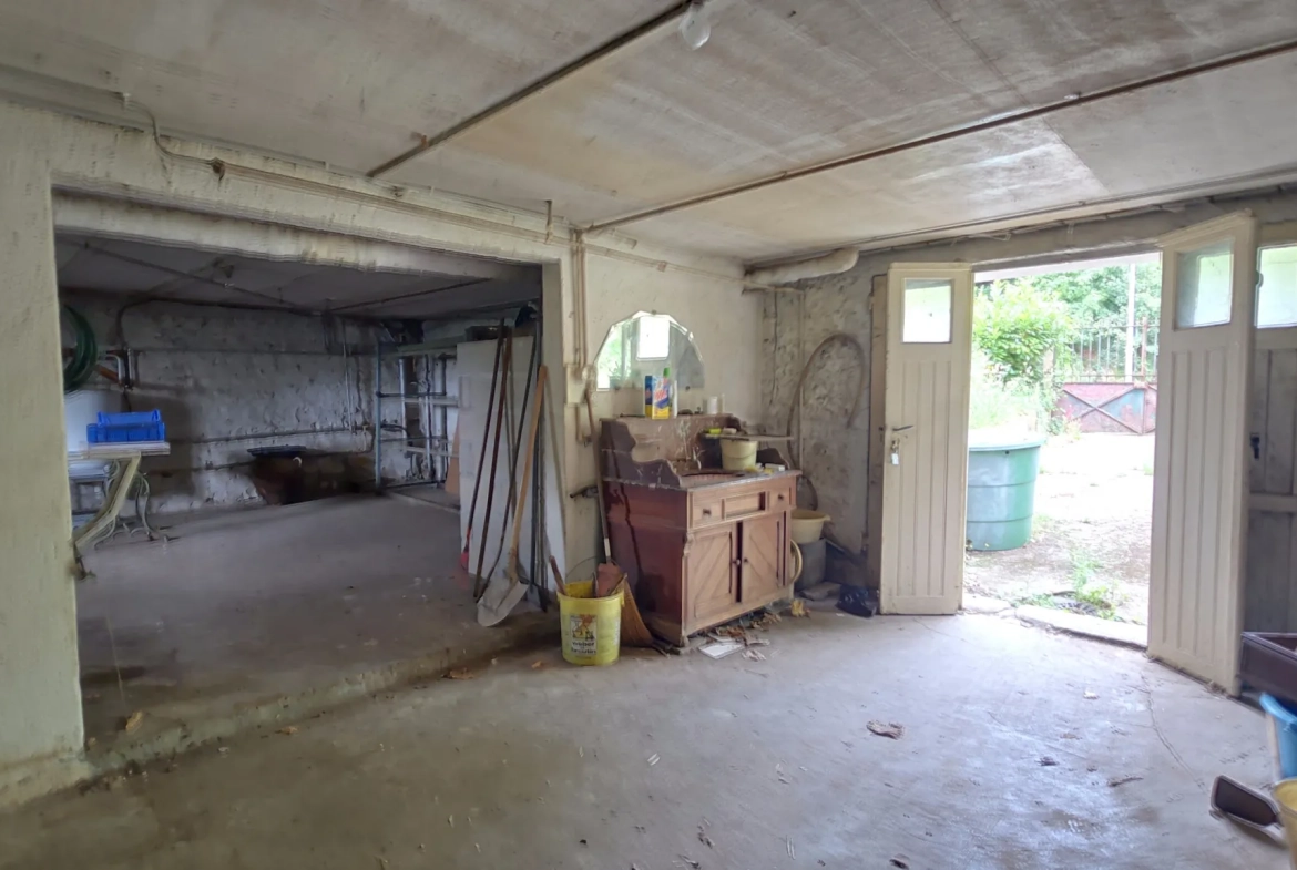 Maison indépendante à Auxerre avec sous-sol total sur terrain de 900 m² 