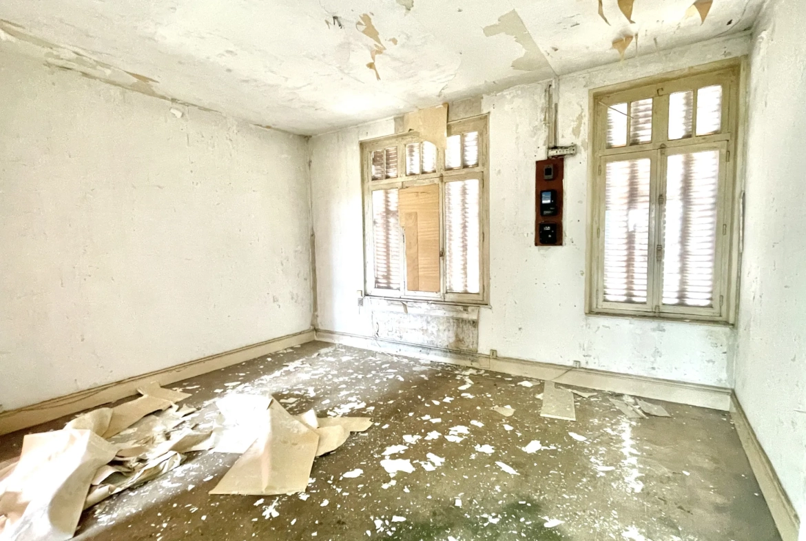Immeuble à rénover en centre-ville de Saint Quentin - Opportunité d'investissement 