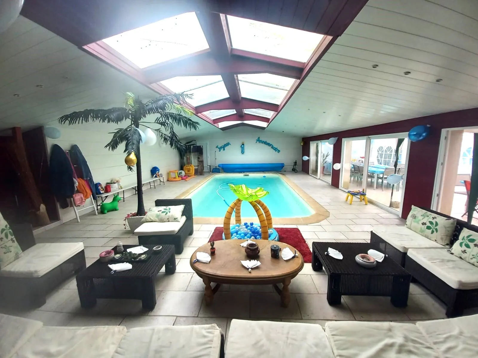 Belle maison anglo-normande avec piscine et vue sur la Seine à Arelau­ne-en-Seine 