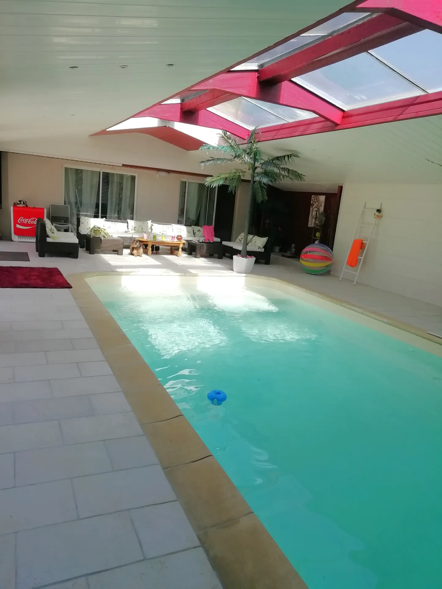 Belle maison anglo-normande avec piscine et vue sur la Seine à Arelau­ne-en-Seine 