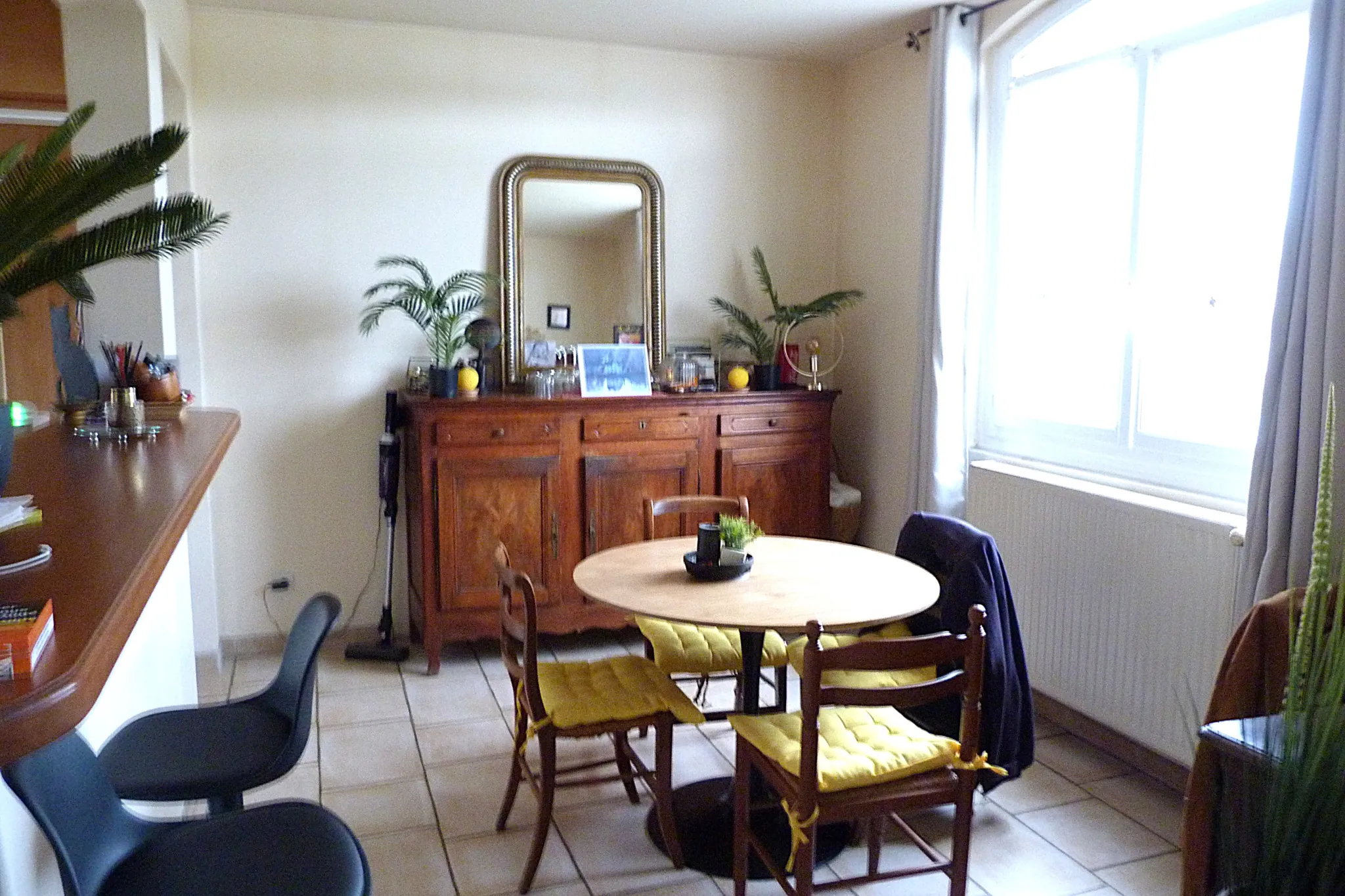 Belle maison anglo-normande avec piscine et vue sur la Seine à Arelau­ne-en-Seine 