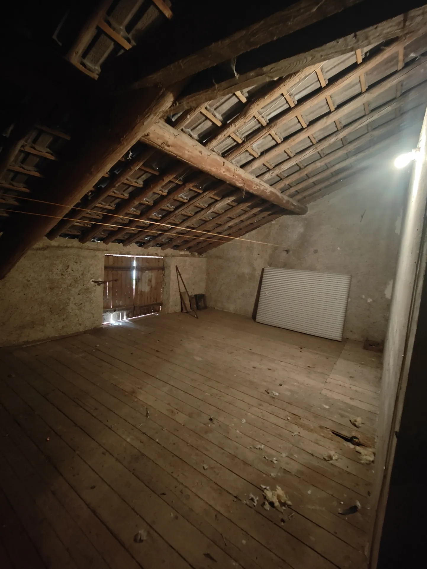 Maison spacieuse avec grand potentiel à Bonzee proche de Fresnes 