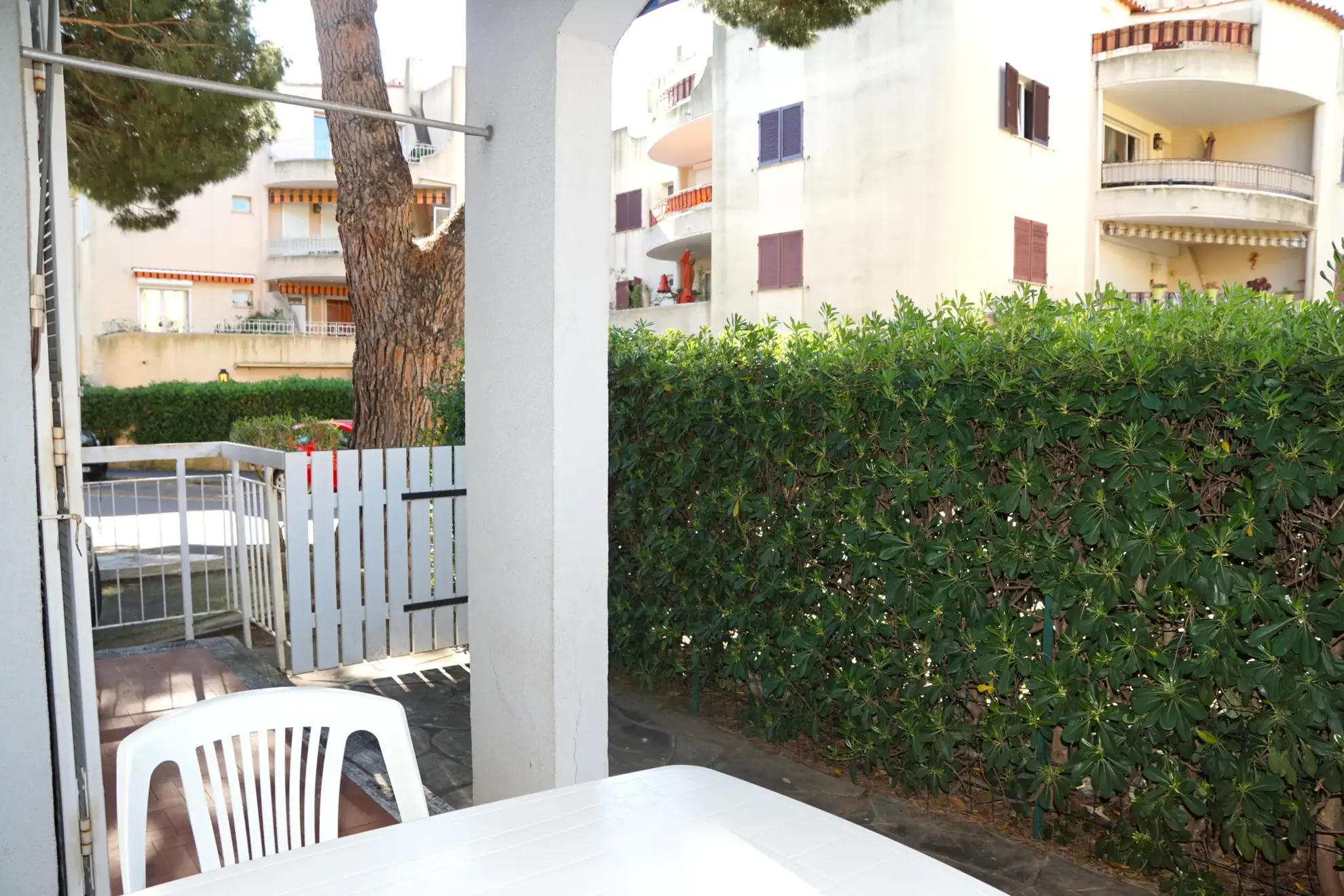 Appartement 2 pièces avec terrasse, cave et parking à Cavalaire-sur-Mer 