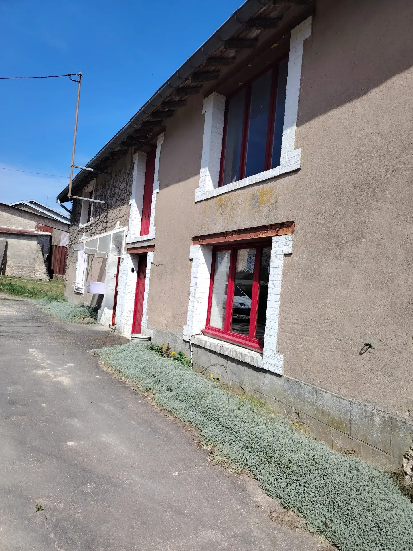 Maison spacieuse avec grand potentiel à Bonzee proche de Fresnes 