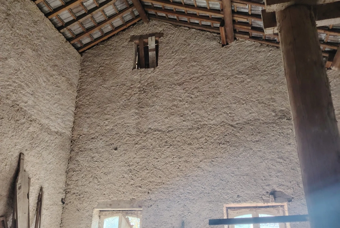 Maison spacieuse avec grand potentiel à Bonzee proche de Fresnes 