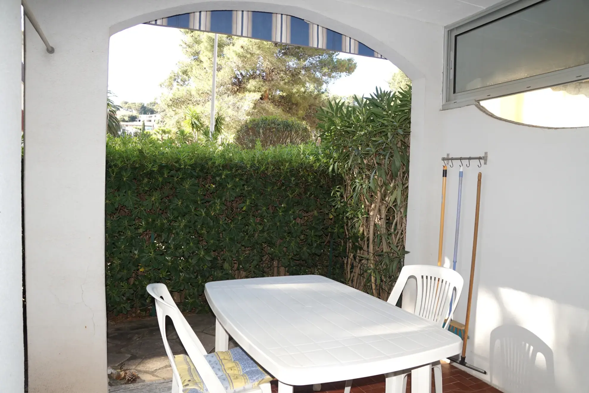 Appartement 2 pièces avec terrasse, cave et parking à Cavalaire-sur-Mer 