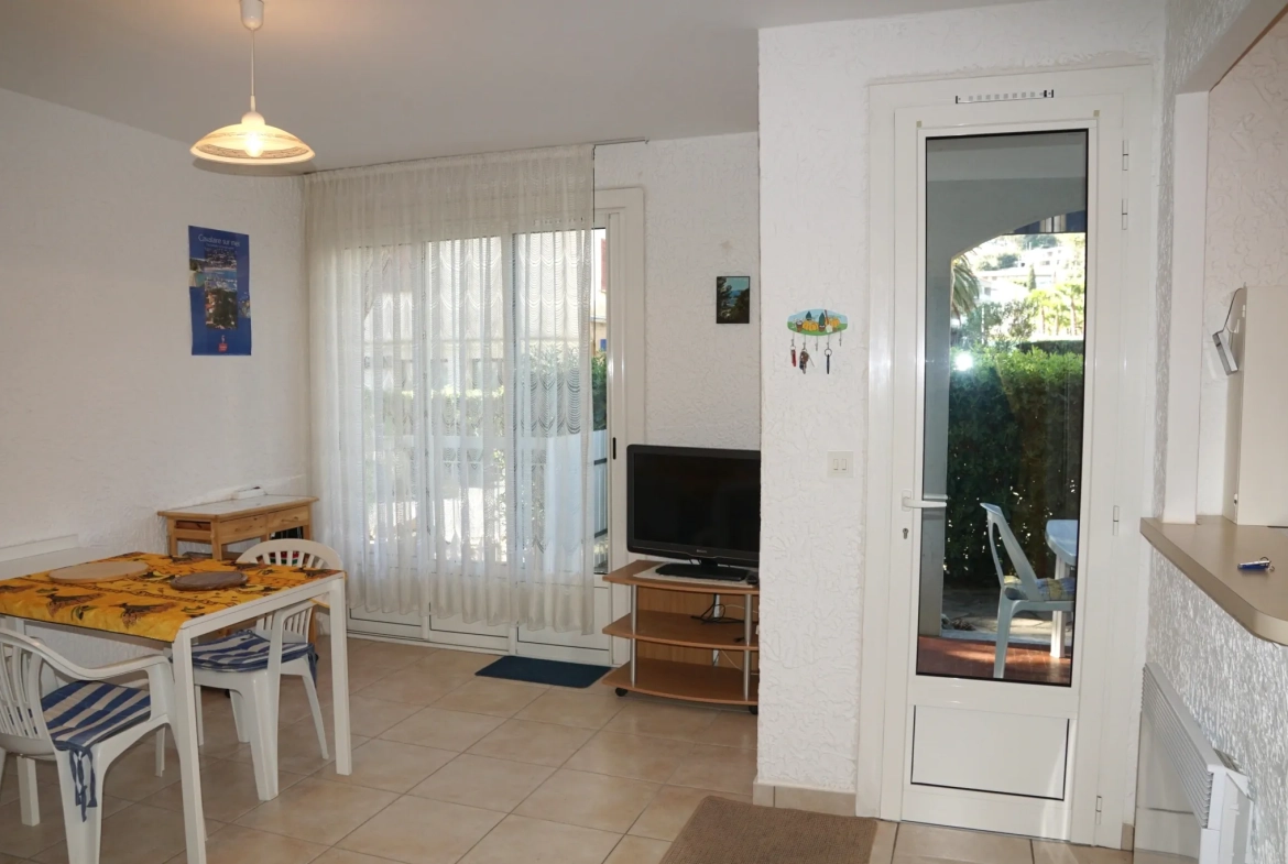 Appartement 2 pièces avec terrasse, cave et parking à Cavalaire-sur-Mer 