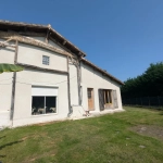 Belle maison de campagne à Aillas avec grand terrain et 4 chambres