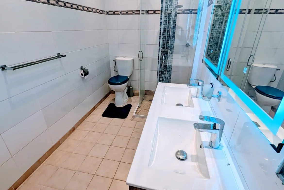 Maison de 112 m² à vendre à Macouria, secteur paisible, avec terrasse et garage 