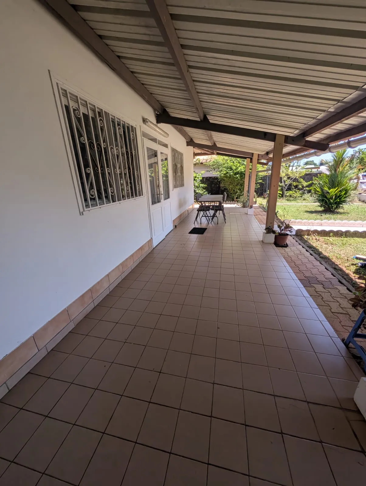 Maison de 112 m² à vendre à Macouria, secteur paisible, avec terrasse et garage 