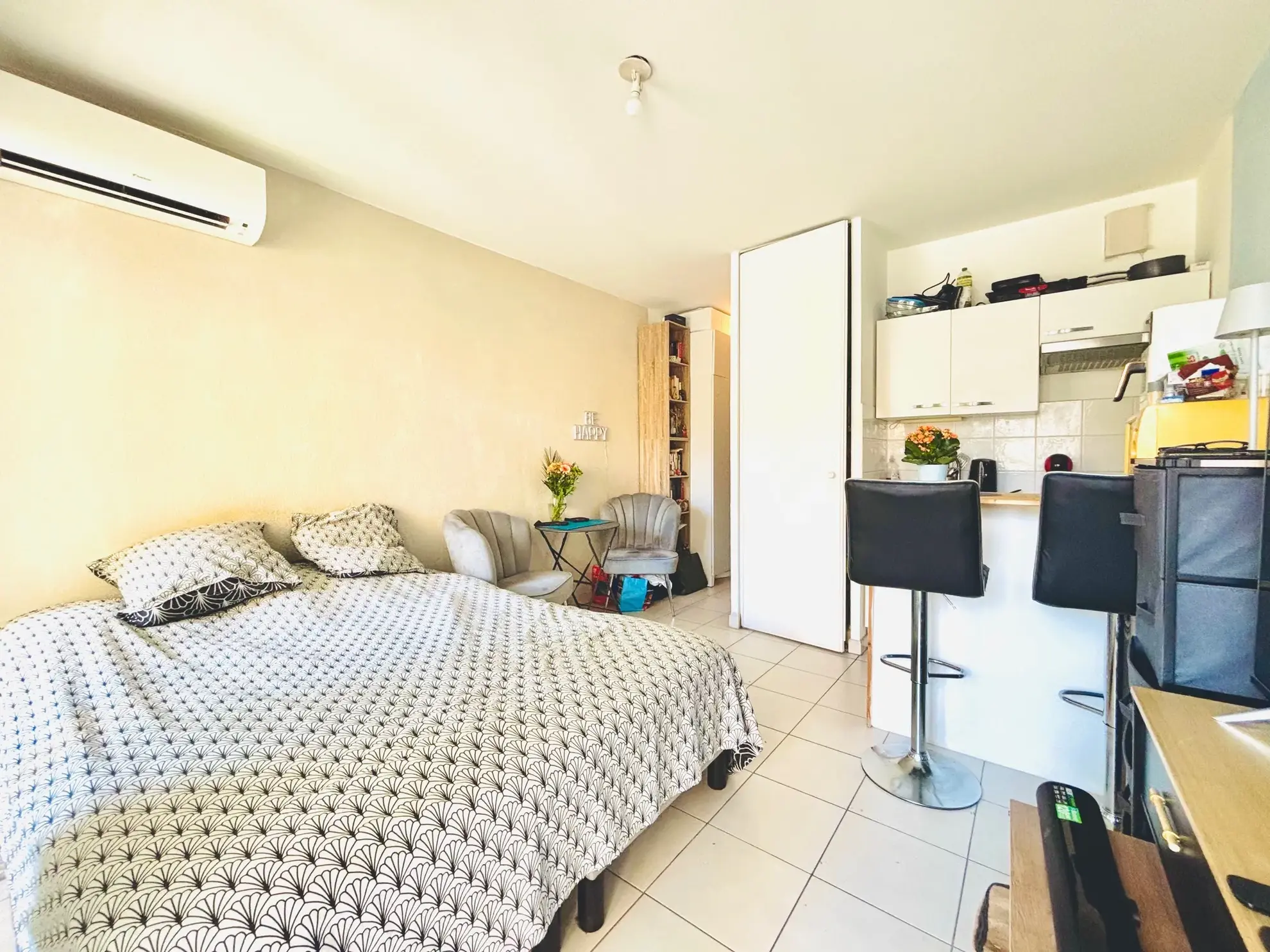 Studio à Nice Riquier de 21,39 m² avec terrasse et vue dégagée 
