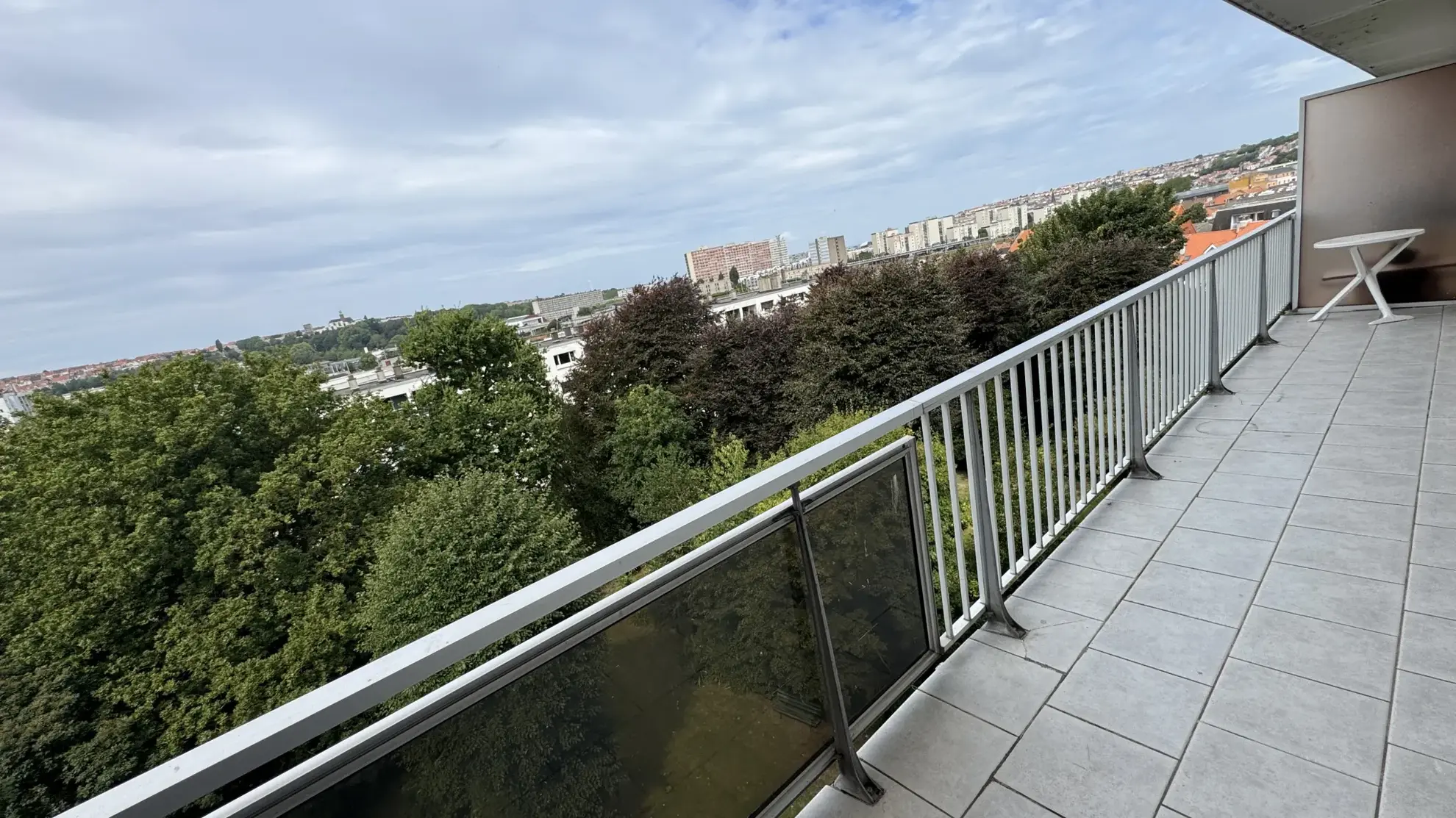 Bel appartement lumineux avec balcon et garage à Boulogne-sur-Mer 