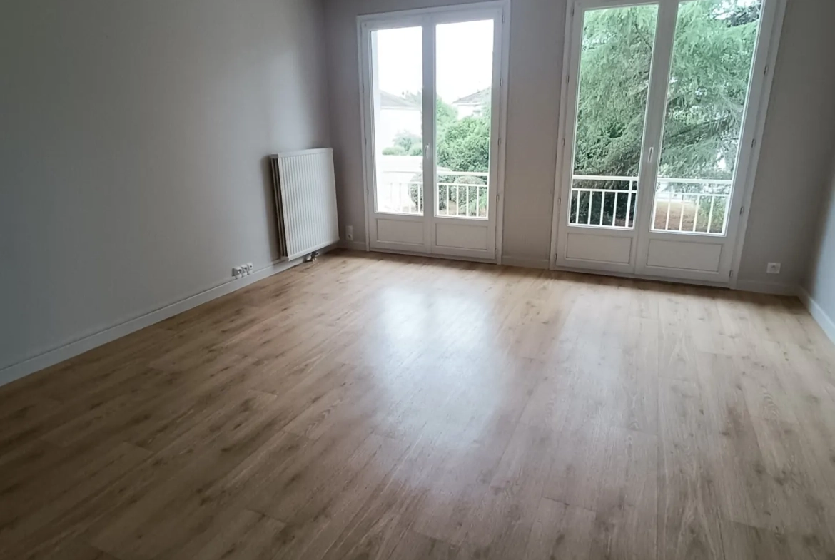 Appartement 3 pièces lumineux de 74,77 m² à Vierzon avec garage et parking 