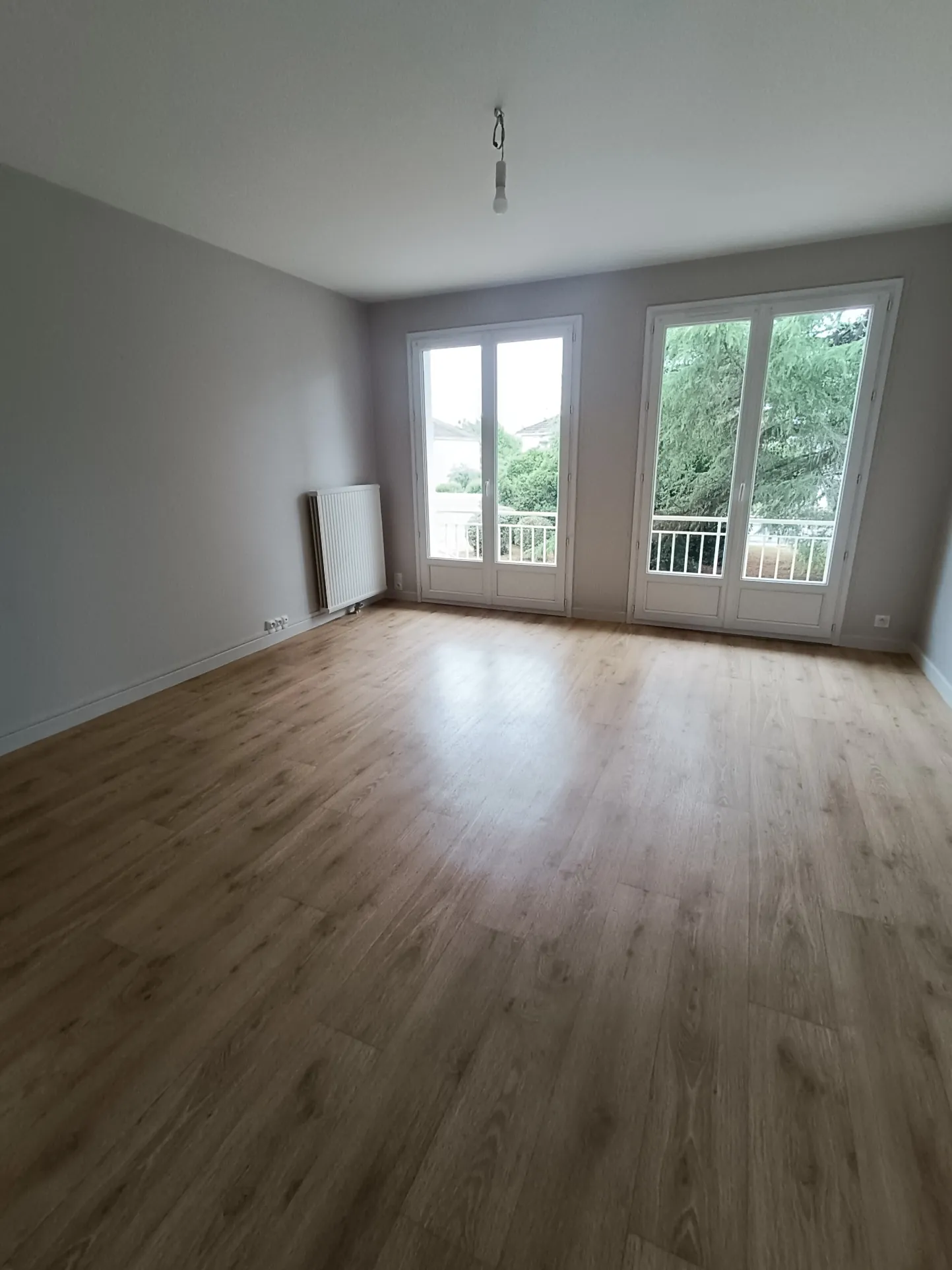 Appartement 3 pièces lumineux de 74,77 m² à Vierzon avec garage et parking 