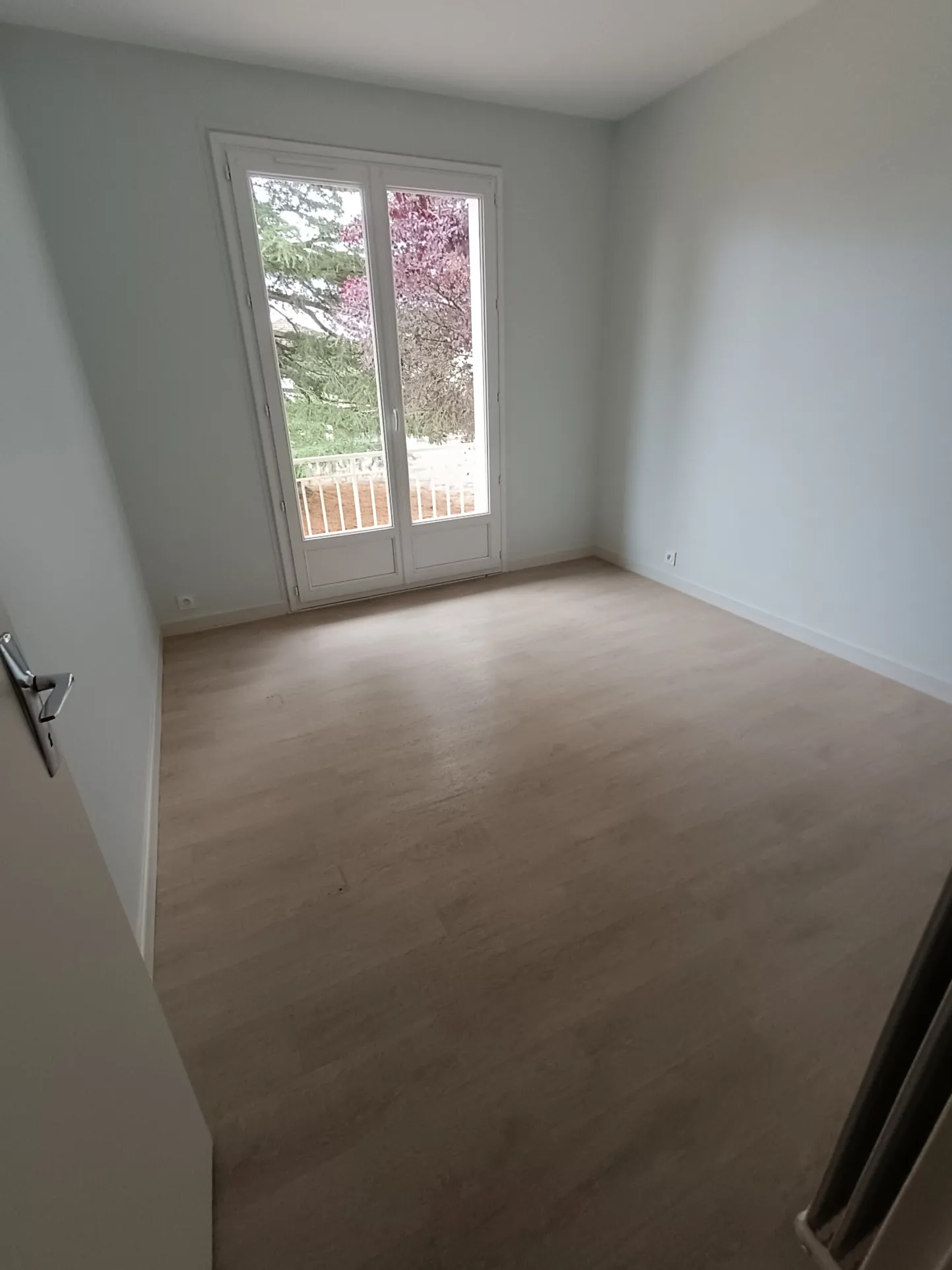 Appartement 3 pièces lumineux de 74,77 m² à Vierzon avec garage et parking 