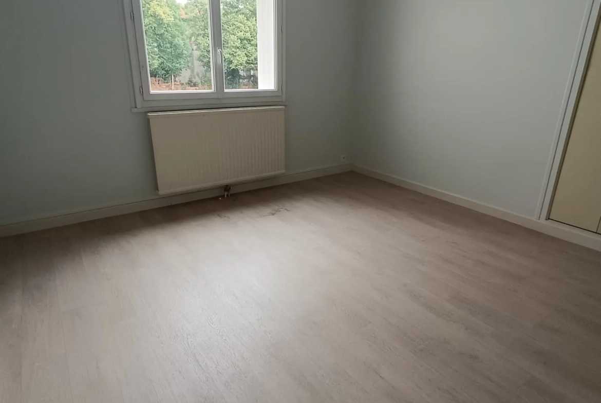 Appartement 3 pièces lumineux de 74,77 m² à Vierzon avec garage et parking 