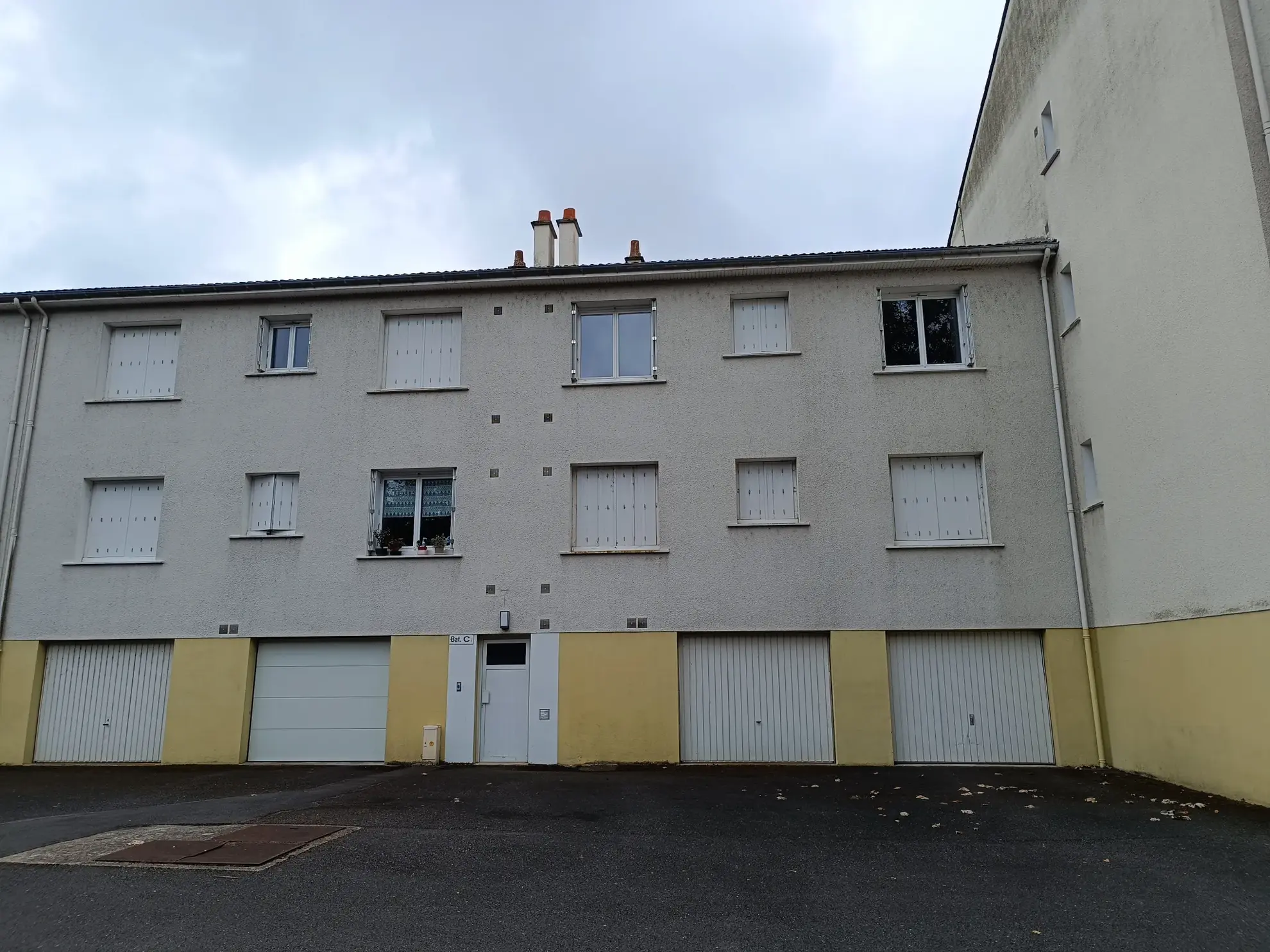 Appartement 3 pièces lumineux de 74,77 m² à Vierzon avec garage et parking 