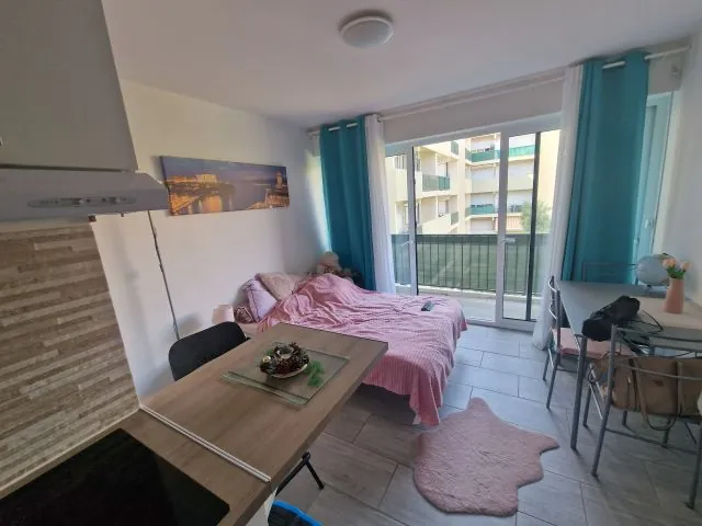 Studio à vendre à Aix-en-Provence – Appartement T1 sécurisé avec balcon et stationnement 