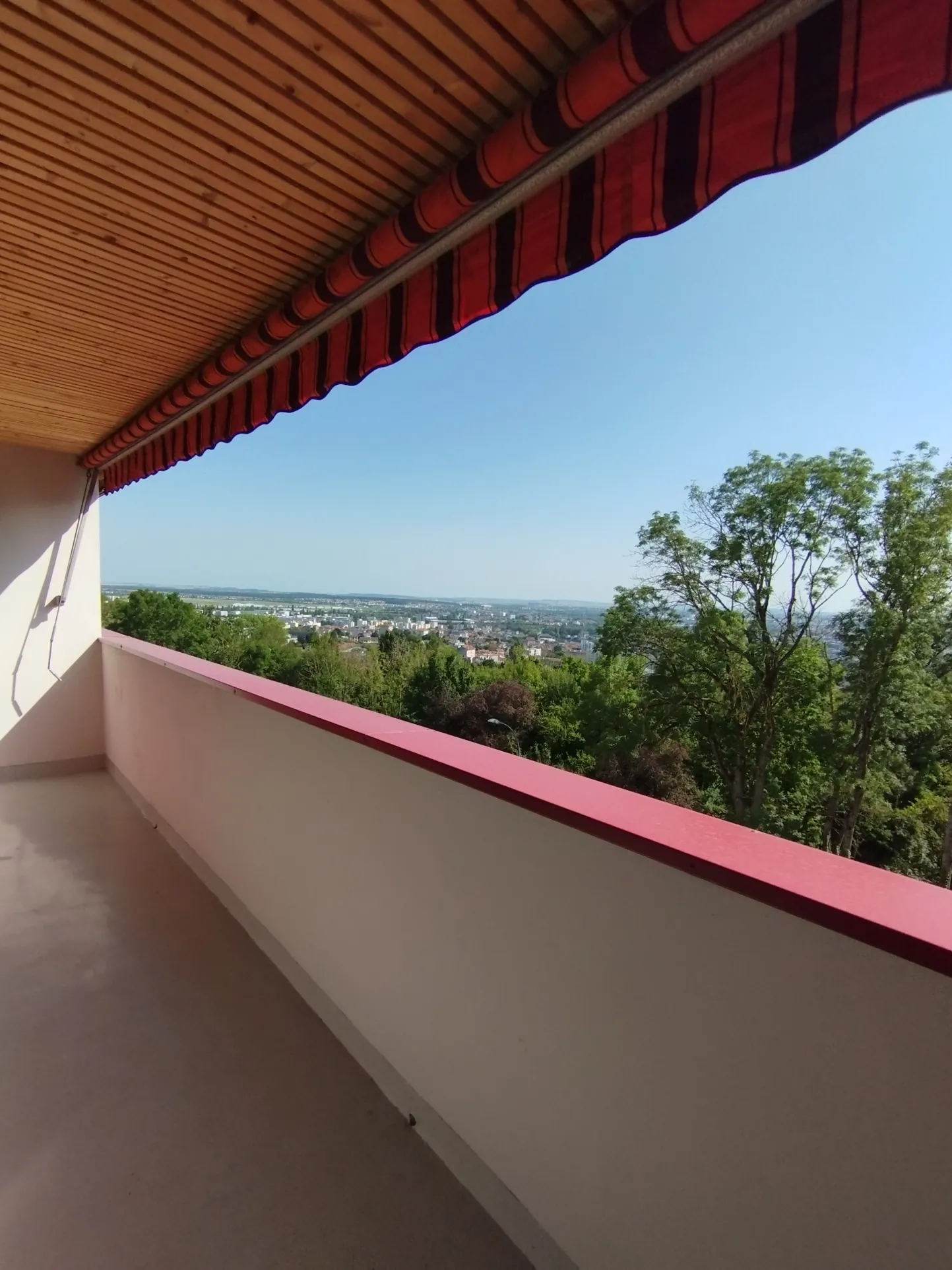 Appartement T3 rénové avec vue panoramique à Malzéville, près de Nancy 