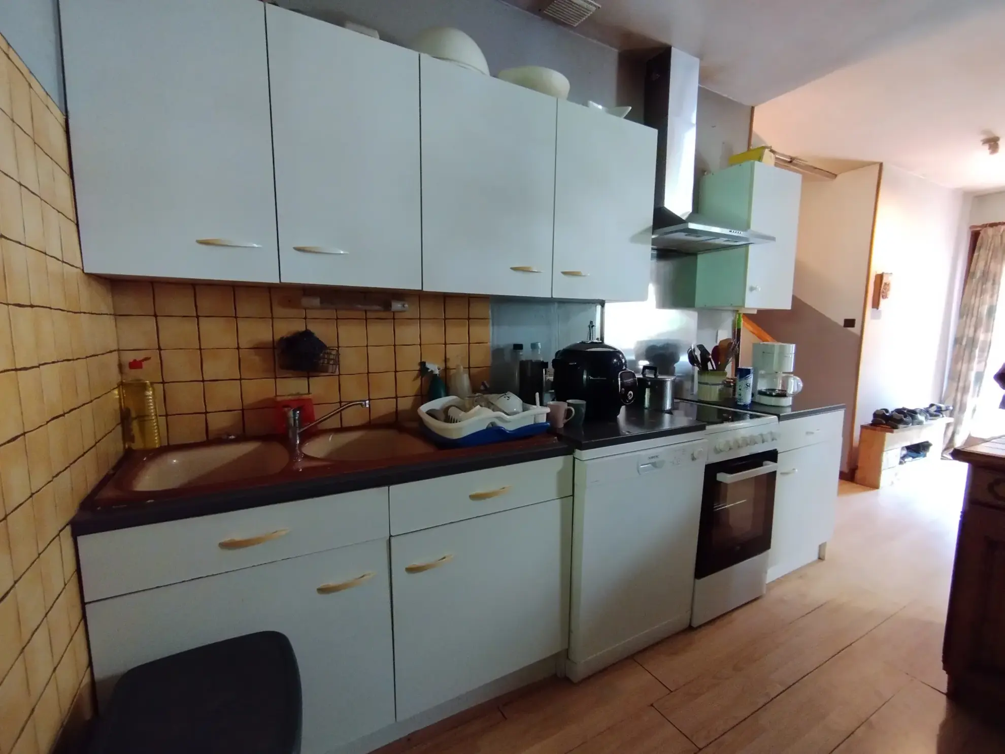 Pavillon à rénover avec terrain et terrasse à Val et Châtillon 