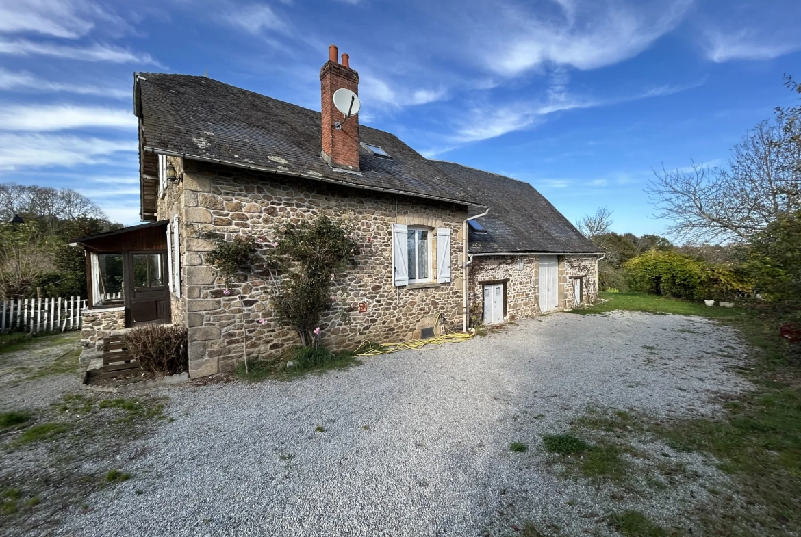 Maison à Rilhac-Traignac en Corrèze avec grand terrain et vue sur les Monédières 