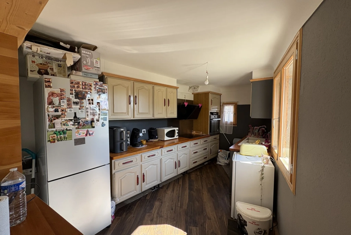 Maison de village rénovée à vendre à Camelàs, 3 chambres, jardin et garage, proche Thuir 