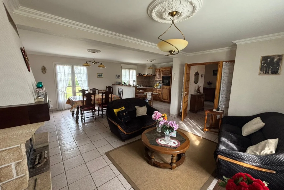 Maison à vendre à Plabennec avec terrain de 1500 m² et espace d'extension 