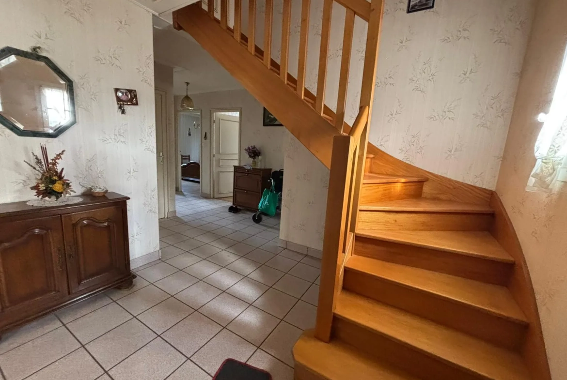 Maison à vendre à Plabennec avec terrain de 1500 m² et espace d'extension 